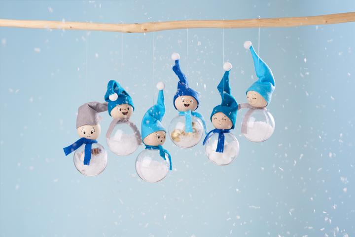 Actual product image VBS XXL wooden balls drilled through