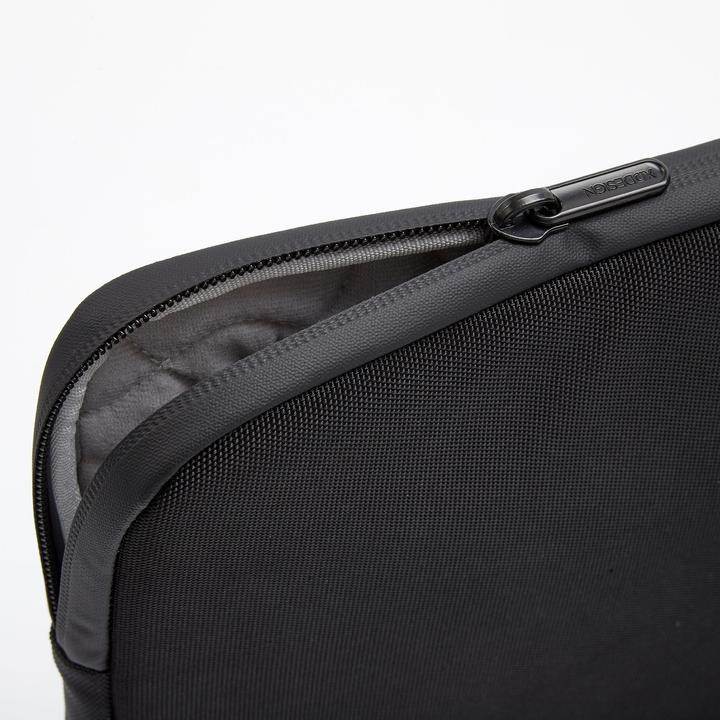 Produktbild XD Design LAPTOP-ABDECKUNG LAPTOP SLEEVE 16 BLACK P/N: P706.211 (15.98", Universal)