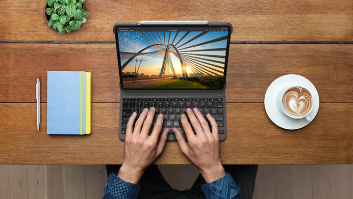 Actual product image Logitech Slim Folio Pro (DE, iPad Pro 11 2020 (2. Gen), iPad Pro 11 2018 (1. Gen), iPad Pro 11 2021 (3rd Gen), iPad Pro 11 2022 (4th Gen))