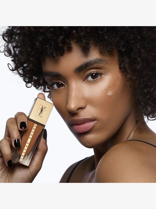 Image du produit Yves Saint Laurent TOUCHE ÉCLAT le teint fond de teint #70-beige 25 ml (B70 - Moka)