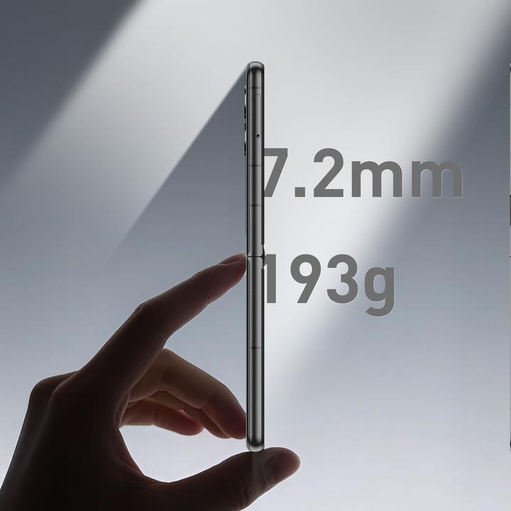 Image du produit Nubia Flip 2 5G 8GB/256GB Schwarz (256 Go, Night Black, 6.90", Double SIM, 5G)