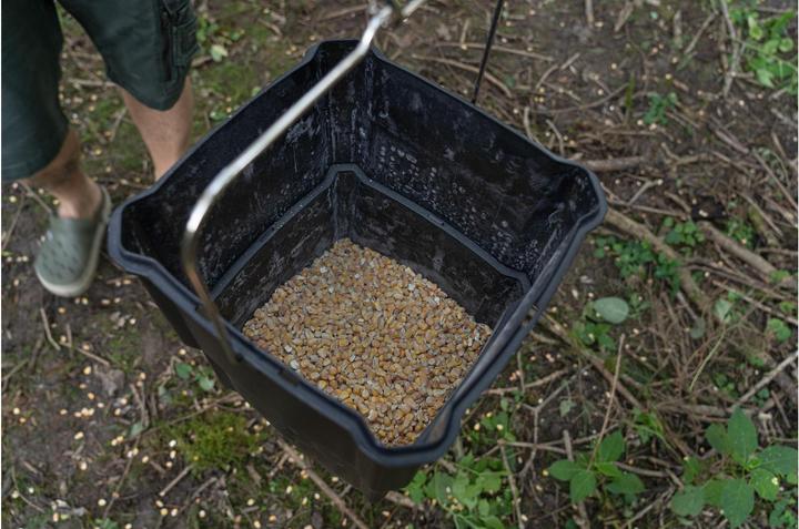 Produktbild Dörr Compact Futterstreuer Set mit Behälter