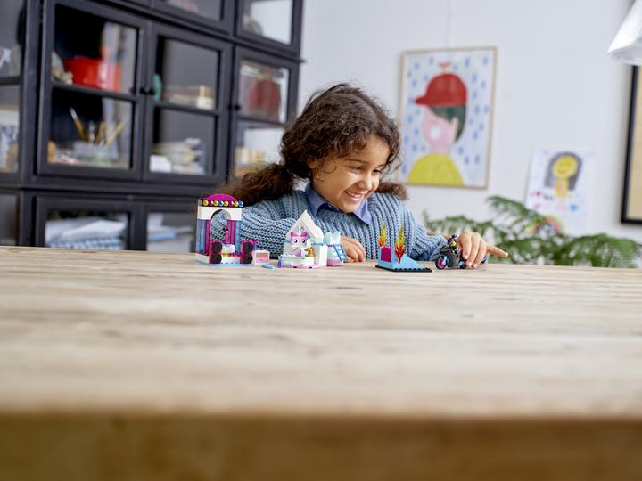 Immagine prodotto LEGO Il kit di costruzione di Lucy! (70833)