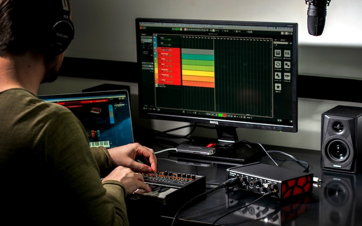 Produktbild Tascam US-2x2HR (USB)