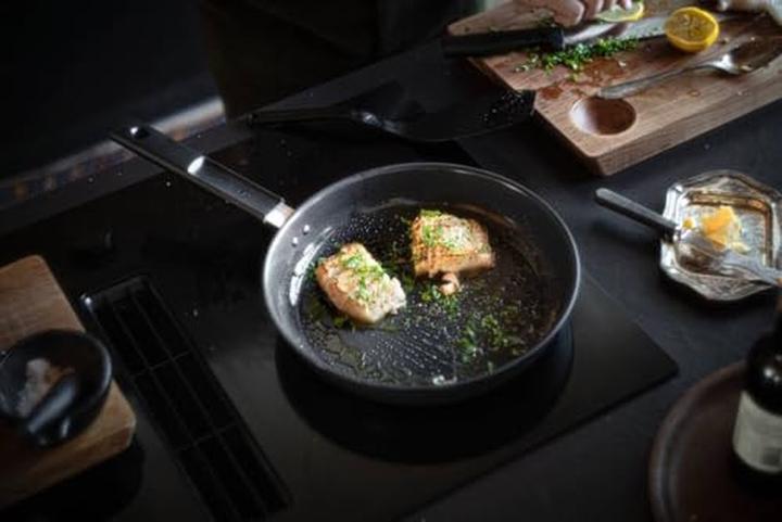 Productafbeelding Fiskars Hard Face nonstick frying pan set 24cm 28cm (Kookpotten en pannenset, Aluminium, 28 x 13 cm)