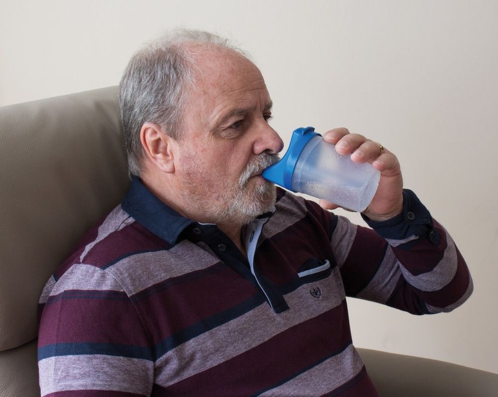 Actual product image Hydas Beak cup "pill swallower" (Drinking)