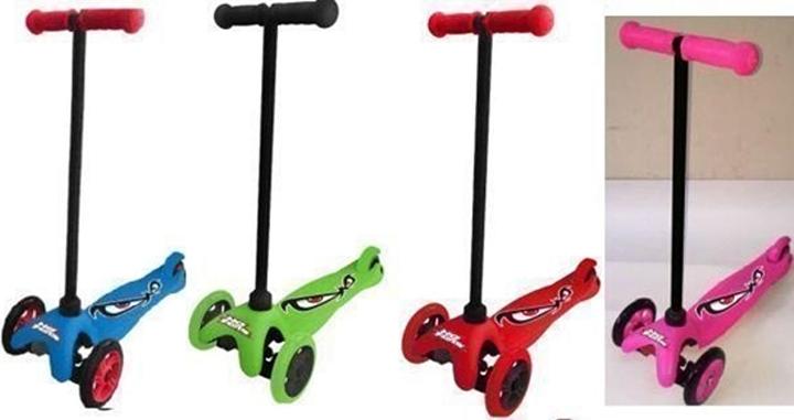 Actual product image No Fear Kids scooter with 3 wheels