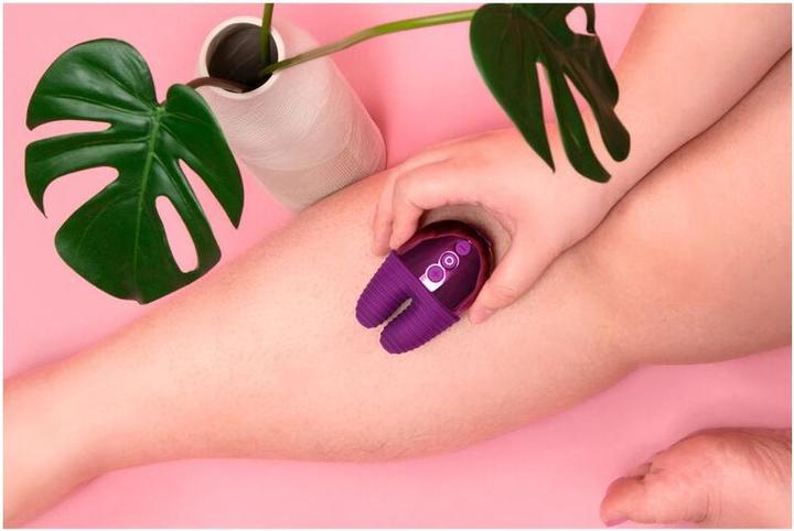 Actual product image Le Wand Lay-on vibrator "Double Vibe" Cherry