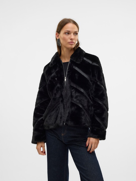 Actual product image Vero Moda VMSONJALUIS Jacket Faux fur jacket (XS)