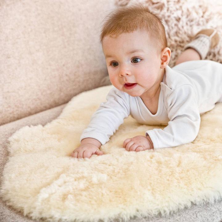 Actual product image Der Fellhof Lamb Feather (70 cm)
