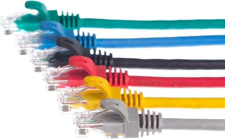 Actual product image Netrack BZPAT15UY patch cable RJ45, snagless boot, Cat 5e UTP, 15m yelow (U/UTP, CAT5e, 15 m)