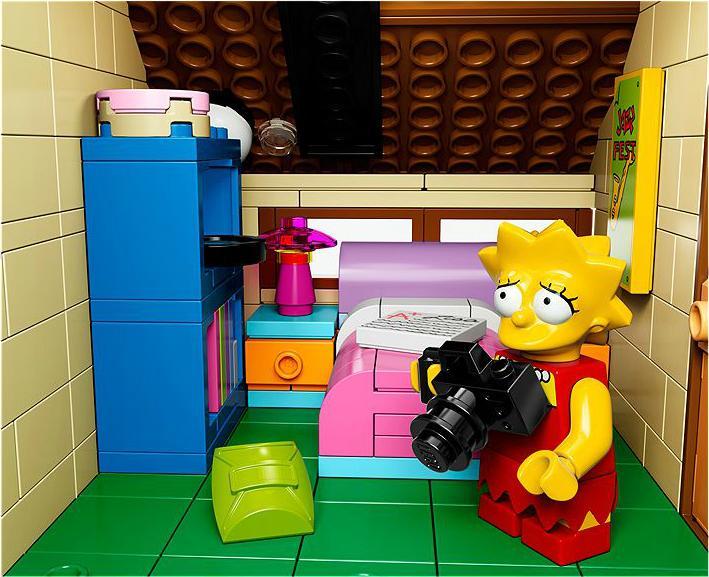 Actual product image LEGO The Simpsons The Simpsons House (71006, LEGO Rare Sets)