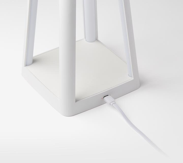 Actual product image Lexon Lantern portable lamp with QI (100 lm)