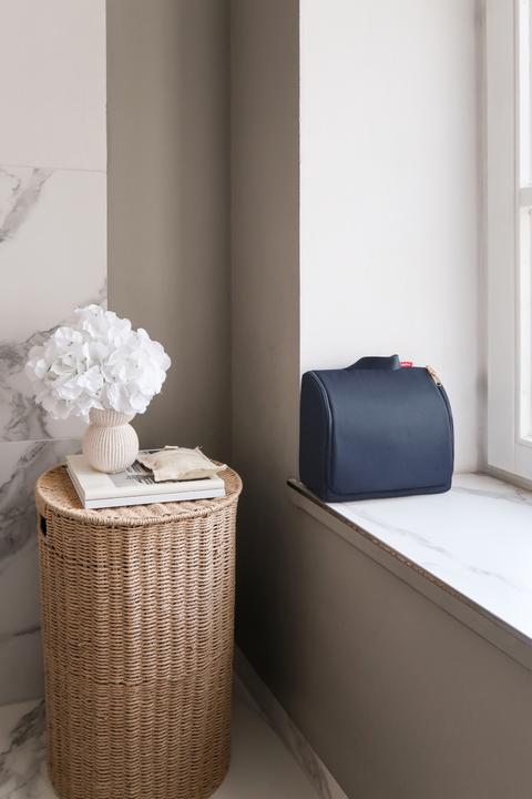 Actual product image reisenthel toiletbag XL midnight gold (4 l)