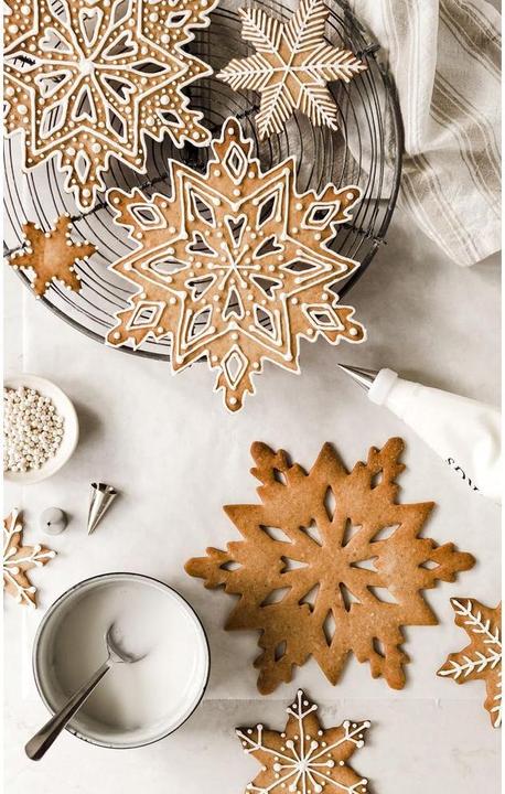 Actual product image Patisse Snowflake biscuit cutter 19 cm