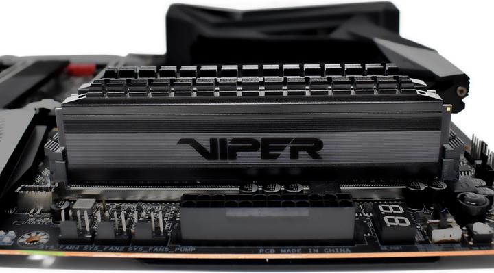 Immagine prodotto Patriot Viper 4 Blackout (2 x 4GB, 3200 MHz, DDR4-RAM, DIMM)