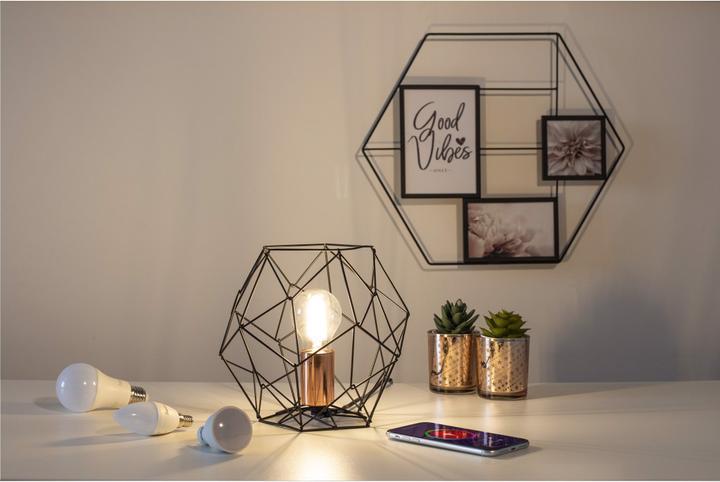 Actual product image Hama WiFi Lamp (E14, 350 lm, 1 x)