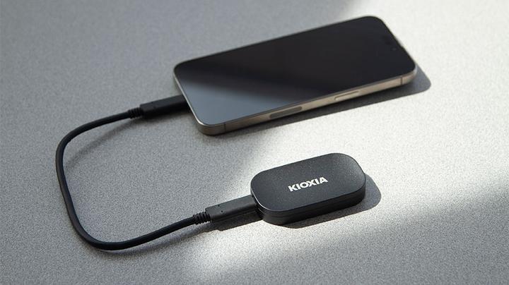 Produktbild Kioxia EXCERIA PLUS G2 2000GB Portable SSD USB 3.2 Gen2 Type C (2 TB)