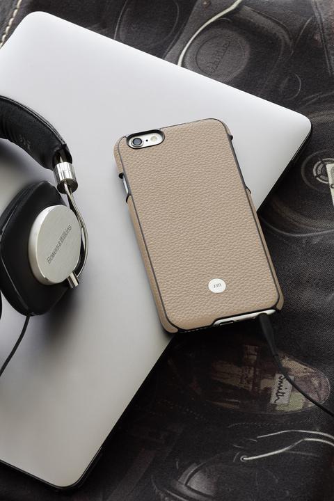 Produktbild Just Mobile Quattro Back Cover für iPhone 6/6S Braun (Apple iPhone 6, Apple iPhone 6s)