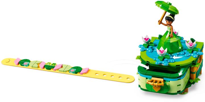 Actual product image LEGO Aurora's, Merida's and Tiana's magic works (43203, LEGO Disney)