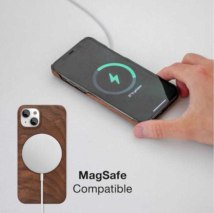 Actual product image Woodcessories Slim Case Walnuss (Apple iPhone 14 Plus)