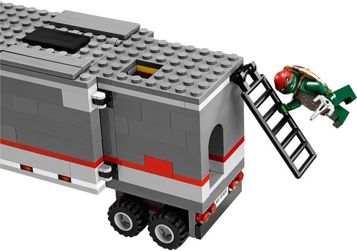 Produktbild LEGO Teenage Mutant Ninja Flucht mit dem Sattelzug (79116)