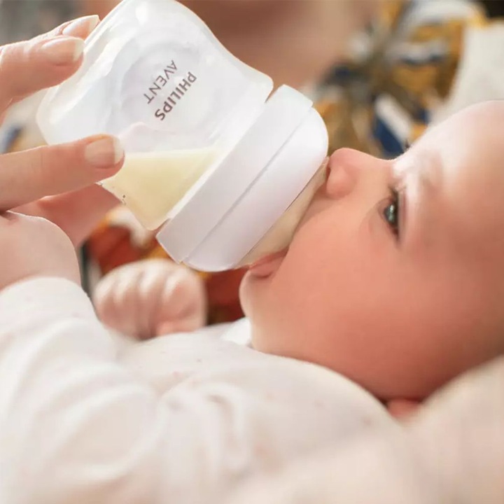 Actual product image Philips Avent SCY900/02 Natural Response Baby Bottle (125 ml)