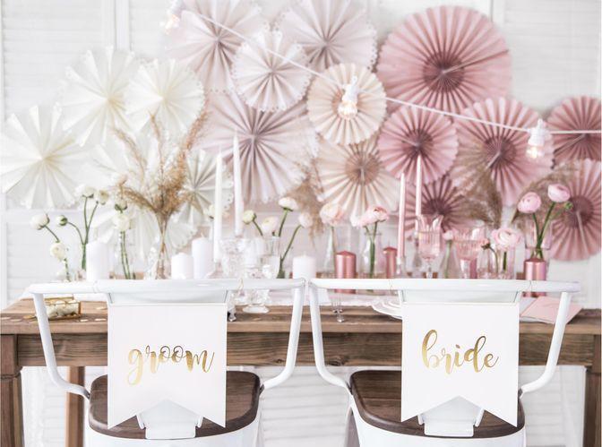 Produktbild Partydeco Partyaccessoire Stuhlschild Bride Groom Papier, 20 x 21.5 cm (1 Stk.)