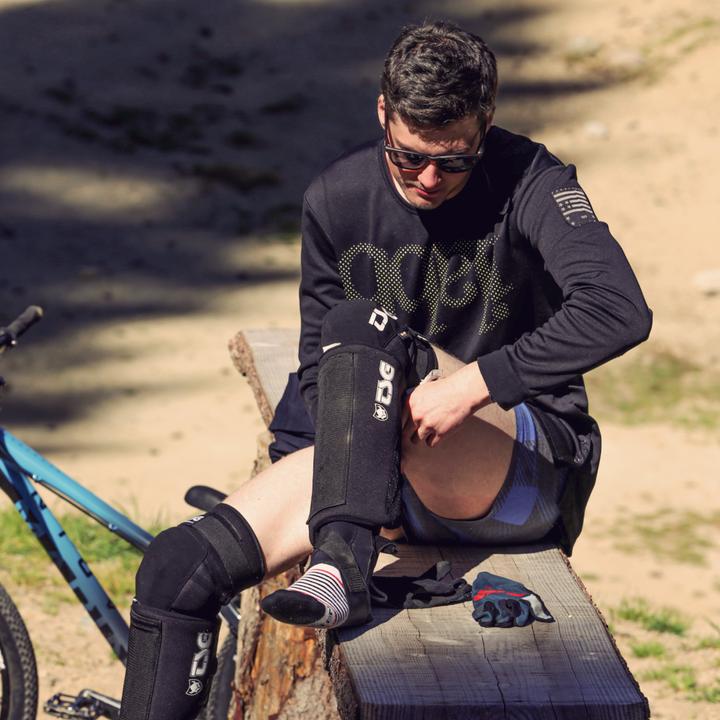 Actual product image TSG Protège Tibias BMX Noir 2014 (L, Knee pad, Pair)