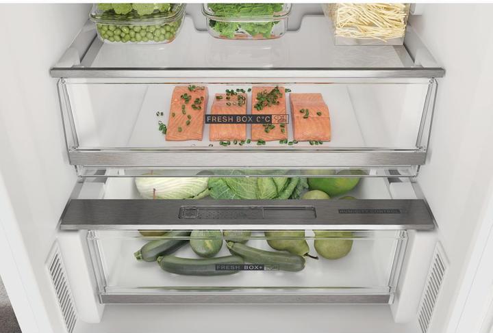 Actual product image Whirlpool W7X 93A W (367 l)
