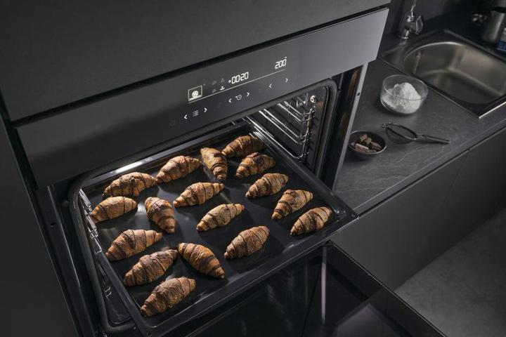 Actual product image Hisense Einbaubackofen HO66F PizzaChef