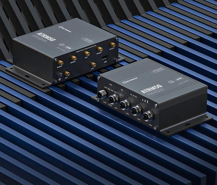 Produktbild Teltonika ATRM50 mit Steckern