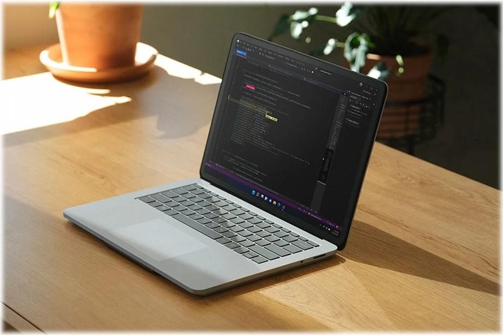 Actual product image Microsoft Surface Laptop Studio 2 for business (14.40", Intel Core i7-13800H, 32 GB, 1000 GB, CH)