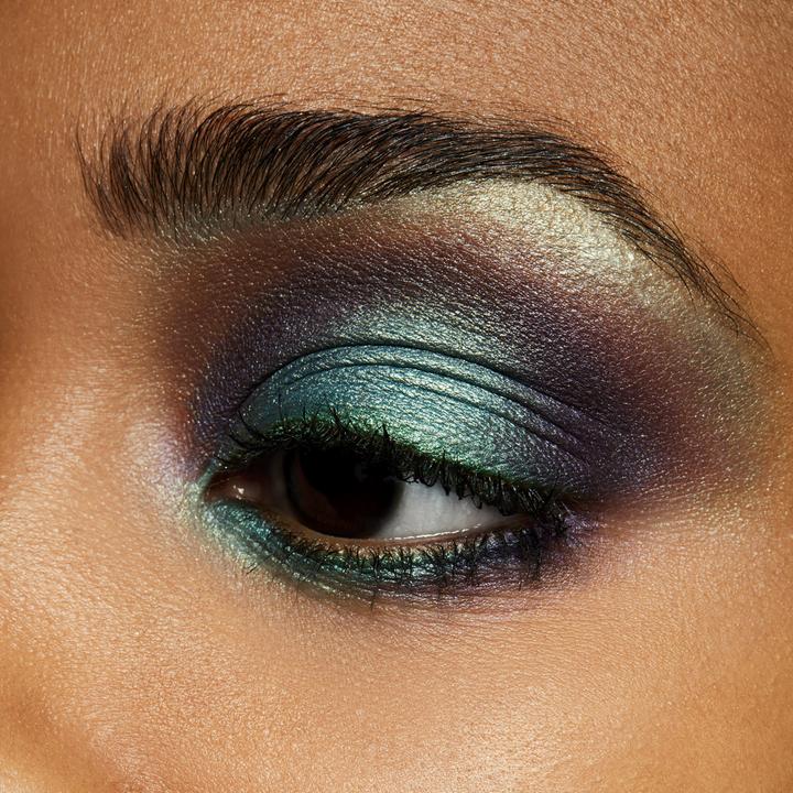 Actual product image MAC Cosmetics Eye Shadow (Steamy Frost)