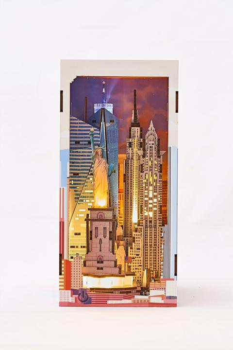 Actual product image Revell New York - Book Nook