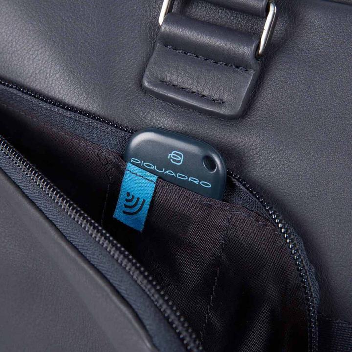 Actual product image Piquadro Dioniso - travel bag with trolley loop (34 l)