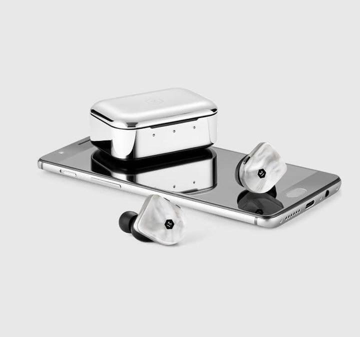 Actual product image Master & Dynamic MW07 (3.50 h, Wireless)