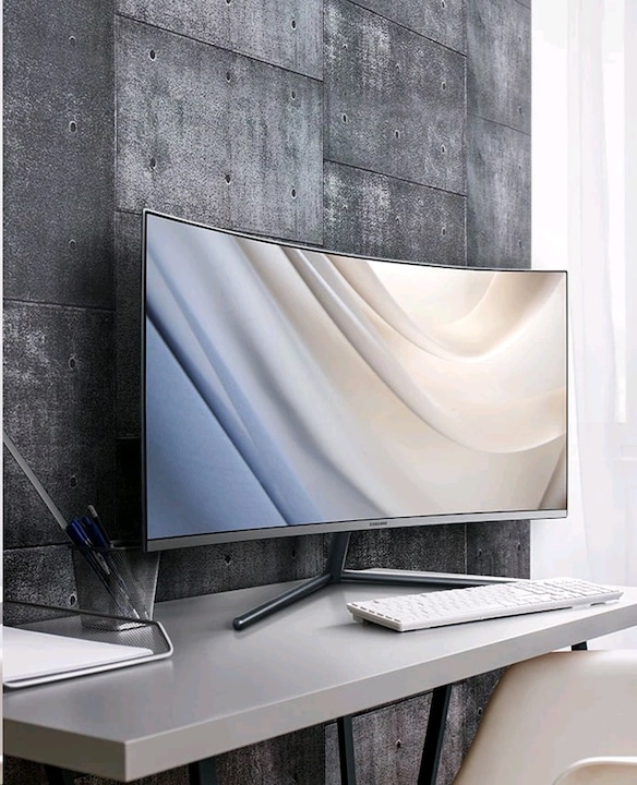 Actual product image Samsung UR59C (3840 x 2160 Pixels, 32")