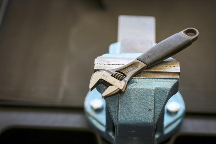 Actual product image Bahco Ergo 90.6in adjustable tensioner (3/4")