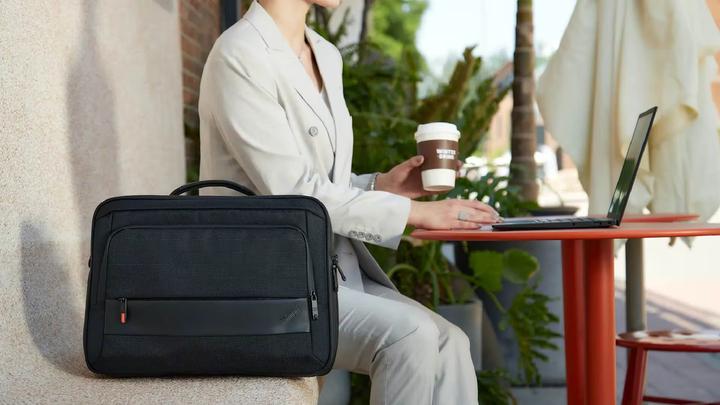 Image du produit Lenovo Professional Topload Gen 2 (15.98", Lenovo)