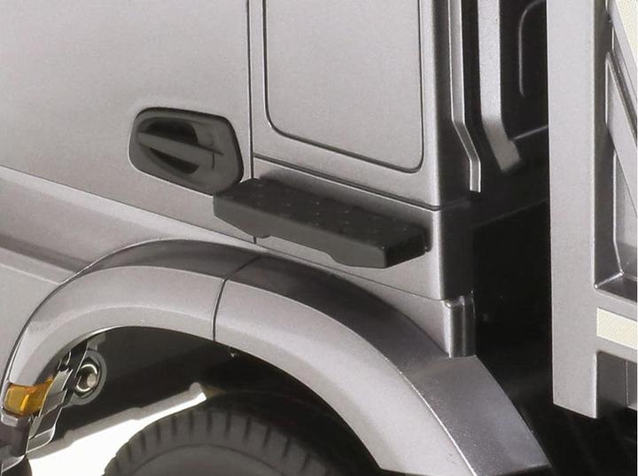 Actual product image Tamiya Mercedes Benz Arocs (Kit)