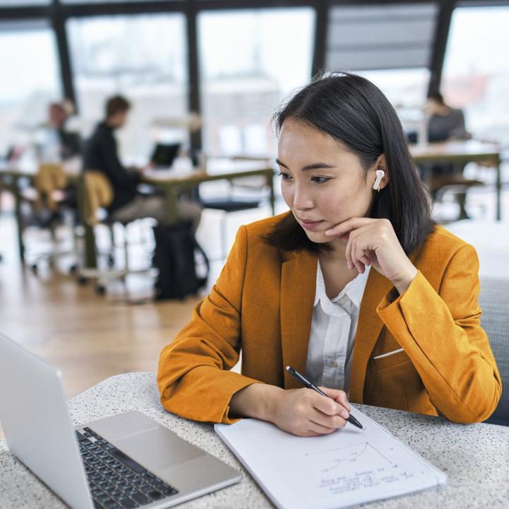 Actual product image Hama Passion Clear II (ANC, 20 h, Wireless)