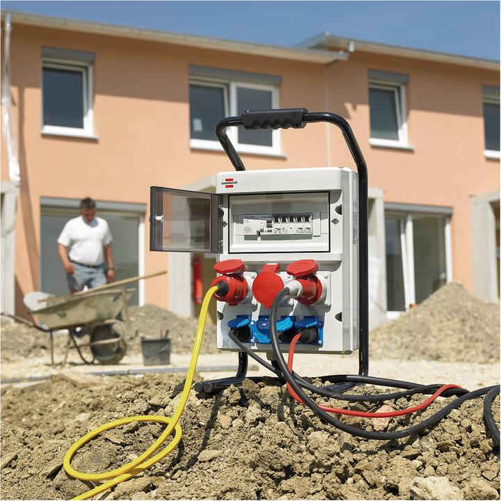Image du produit Brennenstuhl Distributeur de courant BSV 4/32 FS CEE, 2m H07RN-F5G4.0 FI+LS, fiche 5p 400V/32A (IP44), 3x CEE (7 x, Type 13)