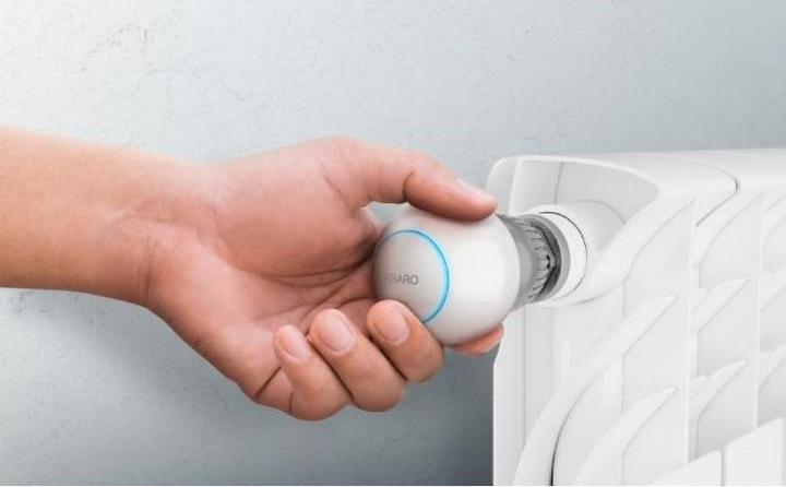 Actual product image Nice Heat-Control Kit FGT-PACKPackung mit Z-wave+ Thermostatkopf und Temperatursensor