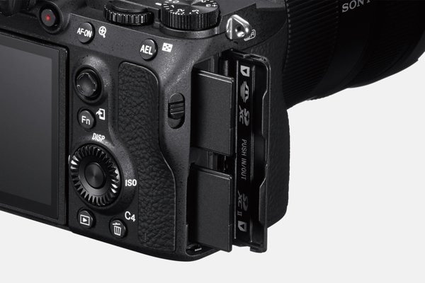 Actual product image Sony Alpha 7 III Kit (28 - 70 mm, 24.20 Mpx, Full frame)
