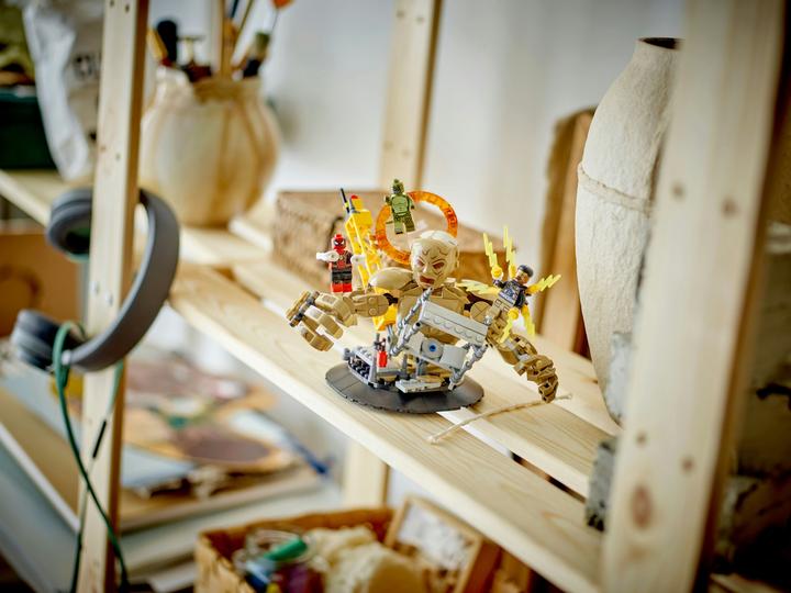 Actual product image LEGO 76280 Confidential (76280, LEGO Marvel)