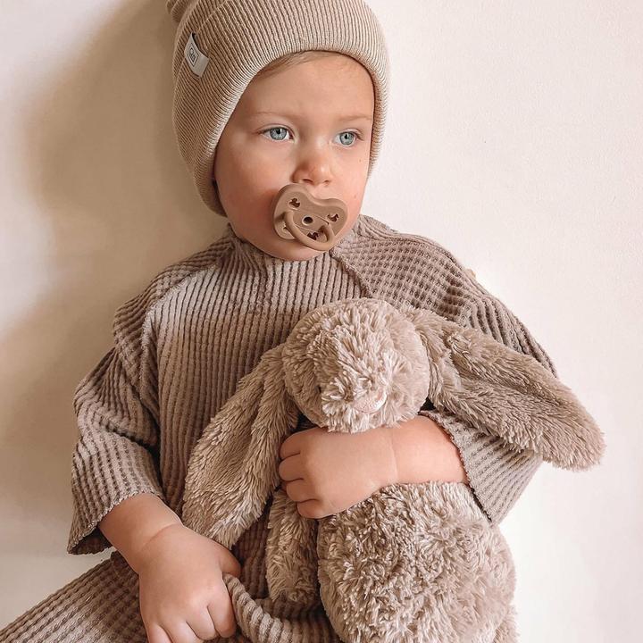 Produktbild Hevea Nuggi Orthodontic 2 Stk. Sand/Tan Beige 3-36 Monate (2 x, 3 - 36 Monate)