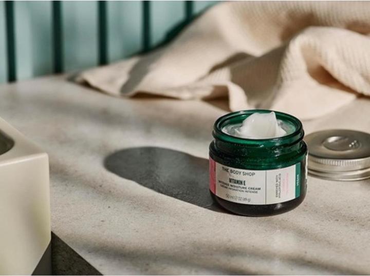 Actual product image The Body Shop Vitamin E Intense Moisture Cream for Dry Skin 50ml (50 ml, Day cream)