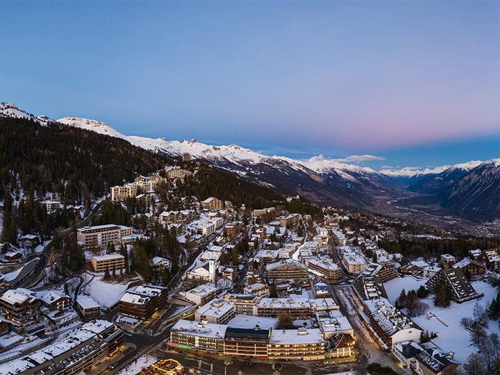 Actual product image Smartbox Panoramic stay in the Alps: 1 night in a 3* hotel and dinner in Crans-Montana (2 pers.)