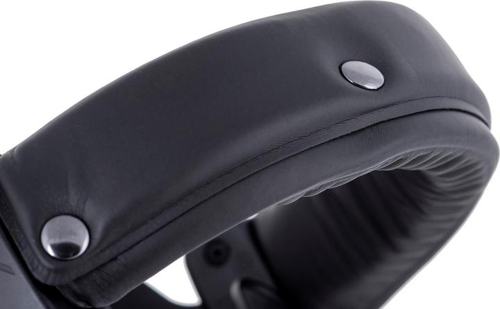 Actual product image Beyerdynamic DT 770 Pro Black Limited Edition (No noise cancelling, Cable)
